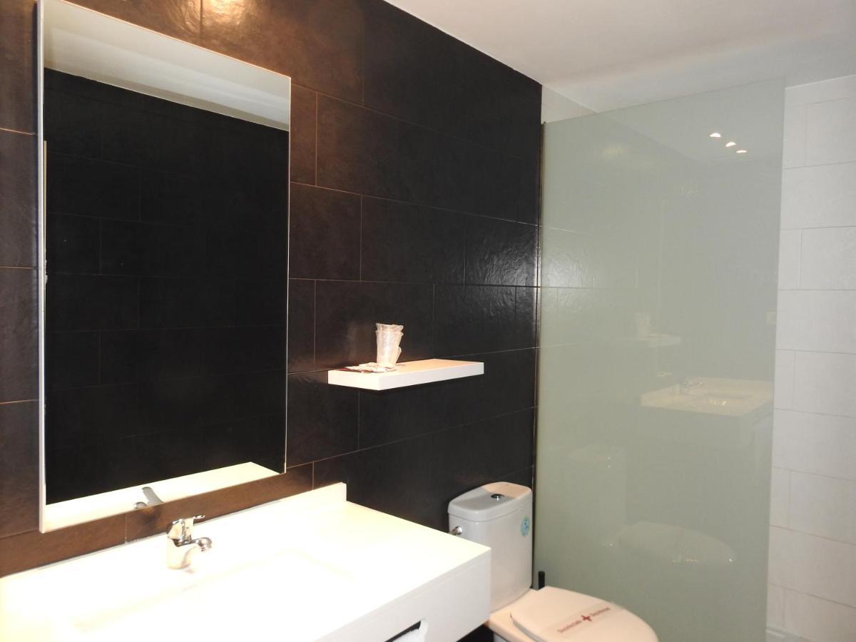 Hostal Meson De Paco Carinena Bagian luar foto