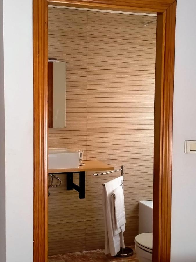 Hostal Meson De Paco Carinena Bagian luar foto